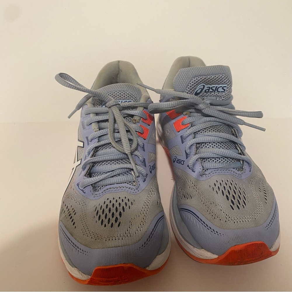 Asics GT 2000 7 Blue Running Shoes
Sneakers Women's Size 6